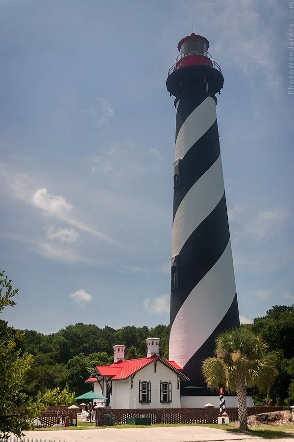 St. Augustine Lighthouse black and white spiral stripes with keeper's cottage
